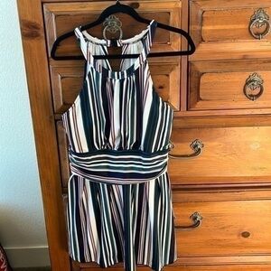 Women’s Bathing Suit Top Size Medium NWOT